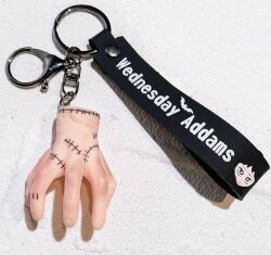 Брелок подвеска на рюкзак Wednesday Addams 3D Keychain Уэнсдэй Аддамс Рука Вещь