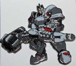 Значок 2016 Blizzcon Exclusive Reinhardt Blizzard Pin